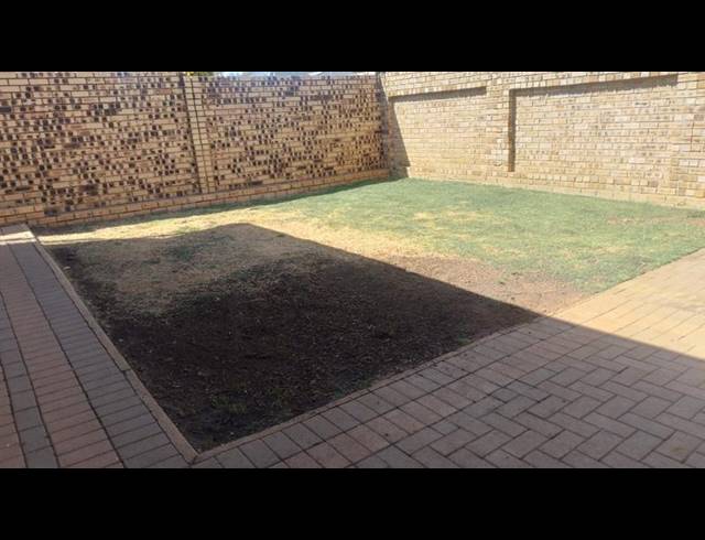 3 BEDROOM TOWNHOUSE FOR SALE IN GREENHILLS